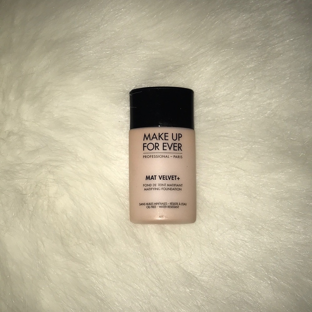 Makeup forever Mat Velvet Foundation